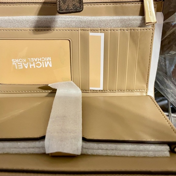Michael Kors Jet Set Wristlet Phone wallet camel tan NWTs double zip card slots - Picture 5 of 7